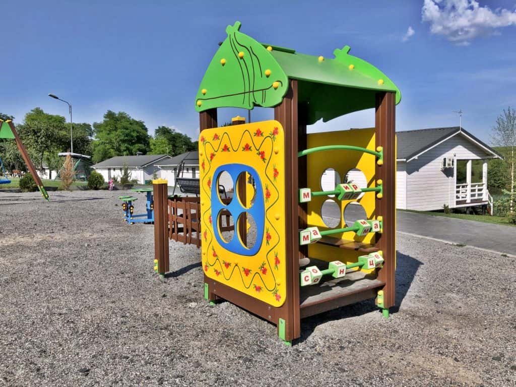 Дитячий майданчик в с. Глибока Балка