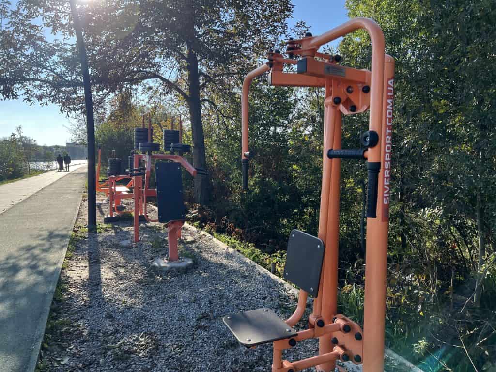 Паркові тренажери